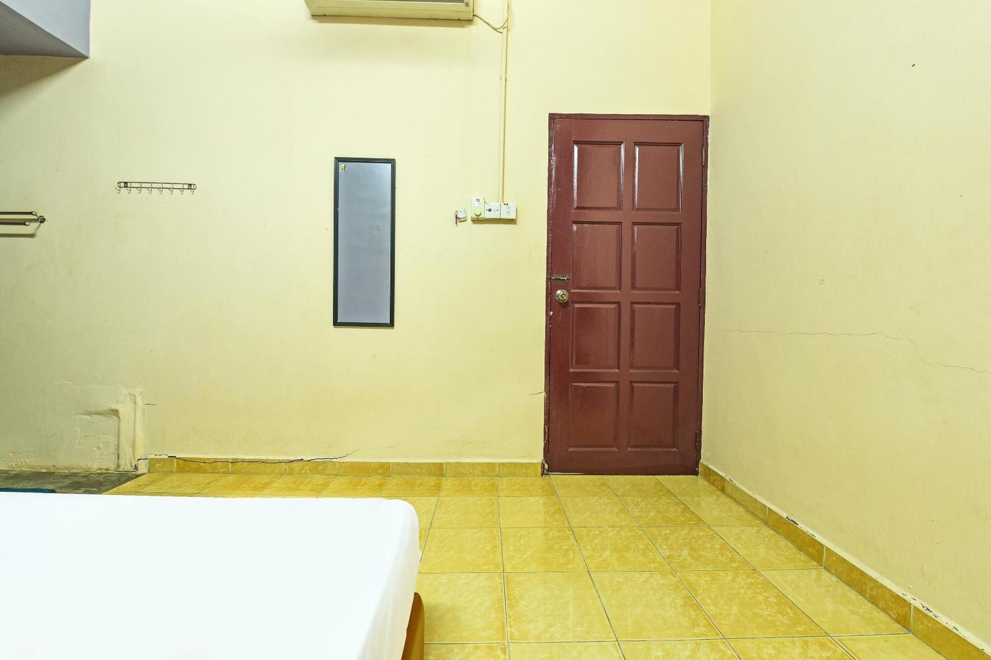 Spot On 90144 Corridor Hotel 1 Pekan Luaran gambar