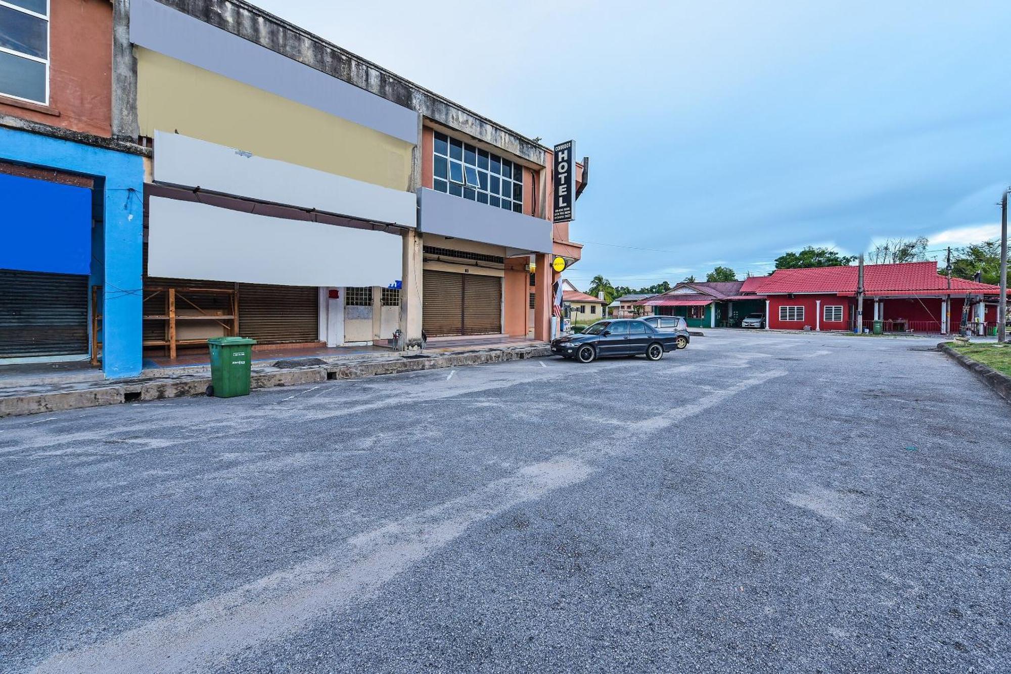 Spot On 90144 Corridor Hotel 1 Pekan Luaran gambar